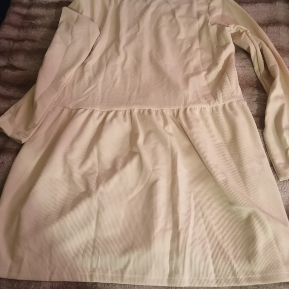 Beige dress - Picture 4 of 6